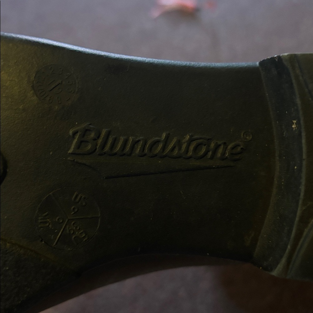 Blundstone Chelsea Boots - Picture 8 of 8